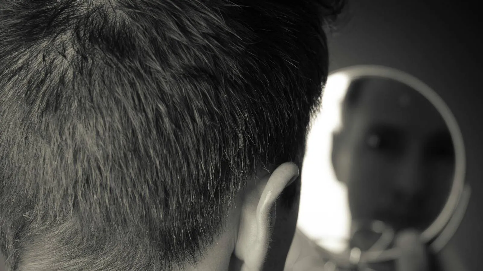 Ben Neden Çirkinim? Özsaygıyı Anlamak ve Geliştirmek