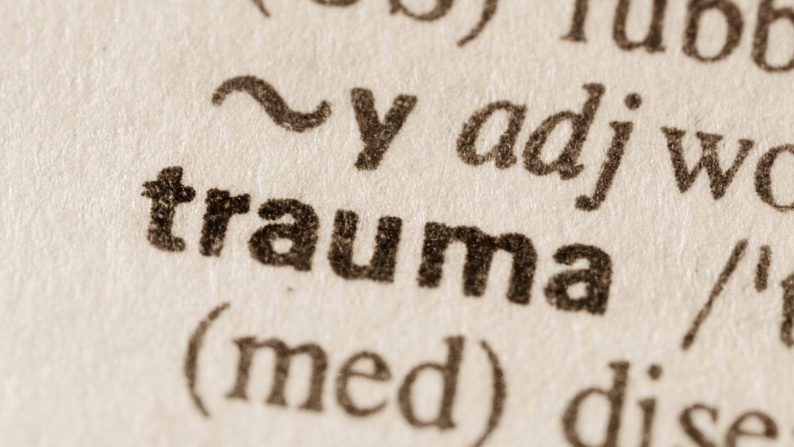 Travma Sonrası Stres Bozukluğu (TSSB): Nedenleri, Belirtileri ve Travma Tedavisi