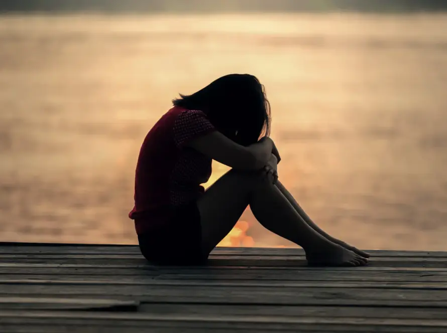 Üzüntü mü Depresyon mu? Nasıl ayırt etmeli?